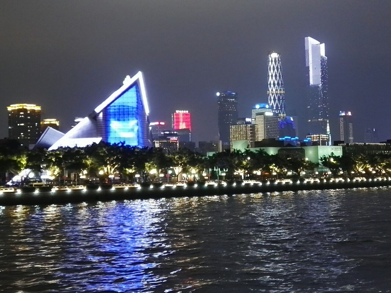 广州珠江夜游广州塔码头好玩吗,广州珠江夜游广州塔样