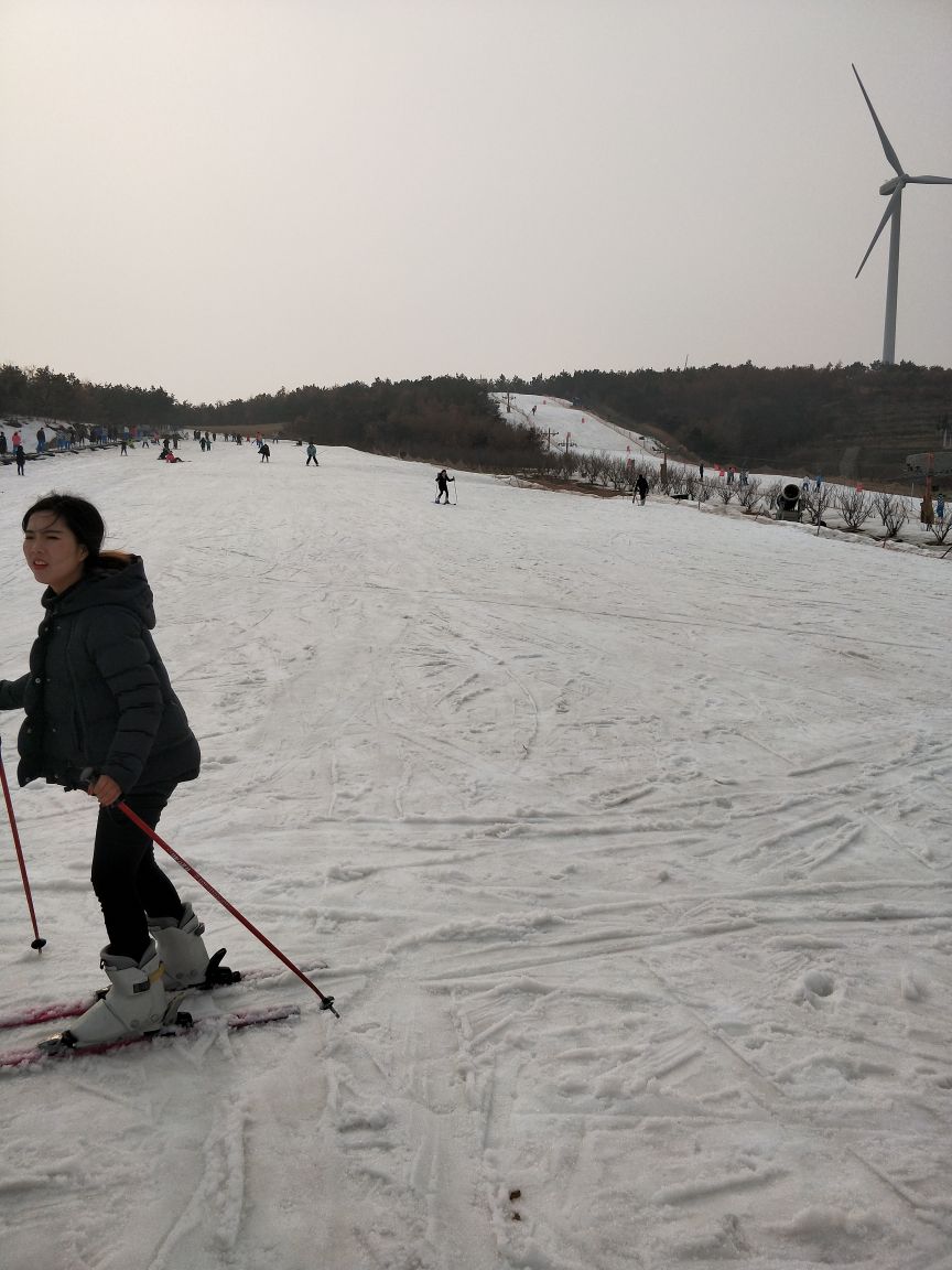 山泰生态园滑雪场