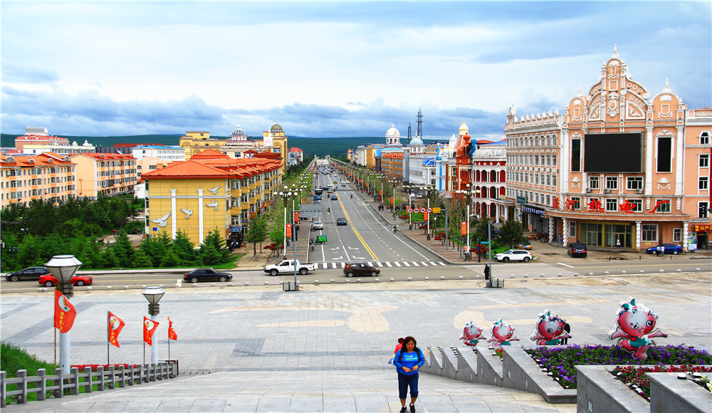 那一年,飘走东北,黑龙江休闲之旅;金鸡冠上的绿宝石漠河市,北极星广场