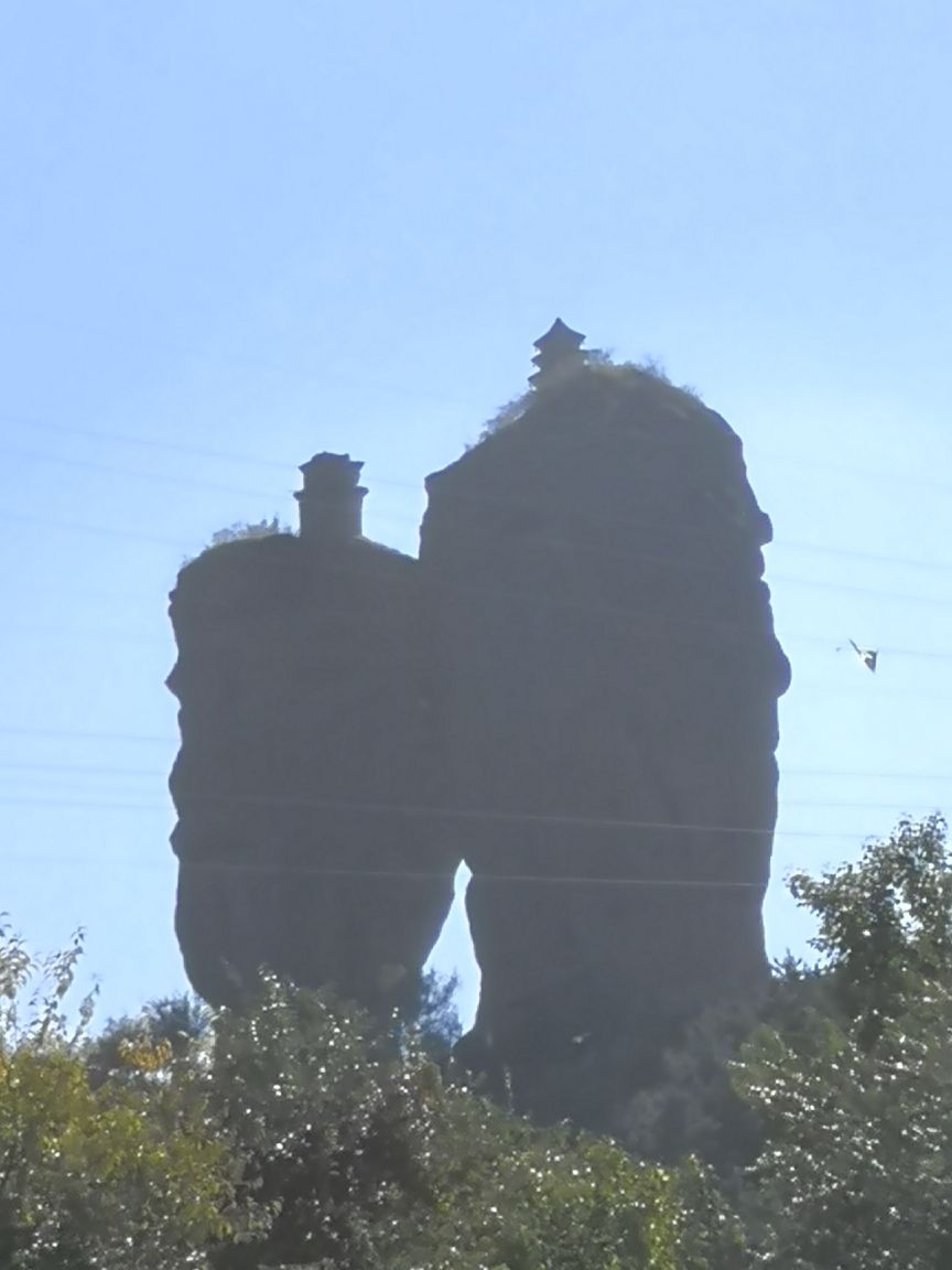 双塔山
