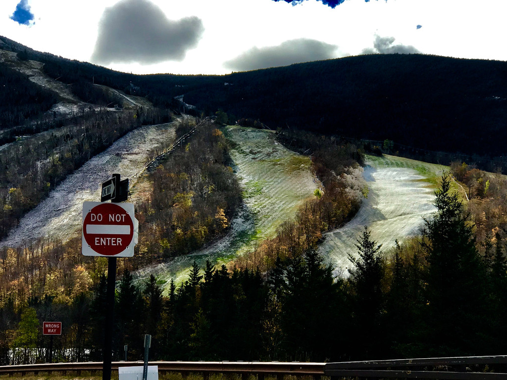 美国白山赏红叶遇初雪,风景美到神安排
