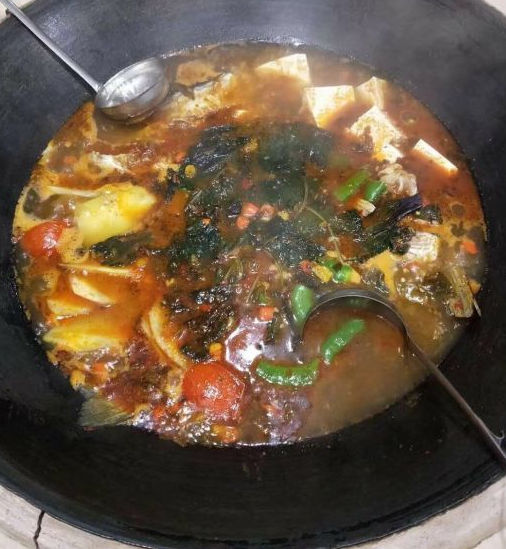 大锅大灶柴火饭庄