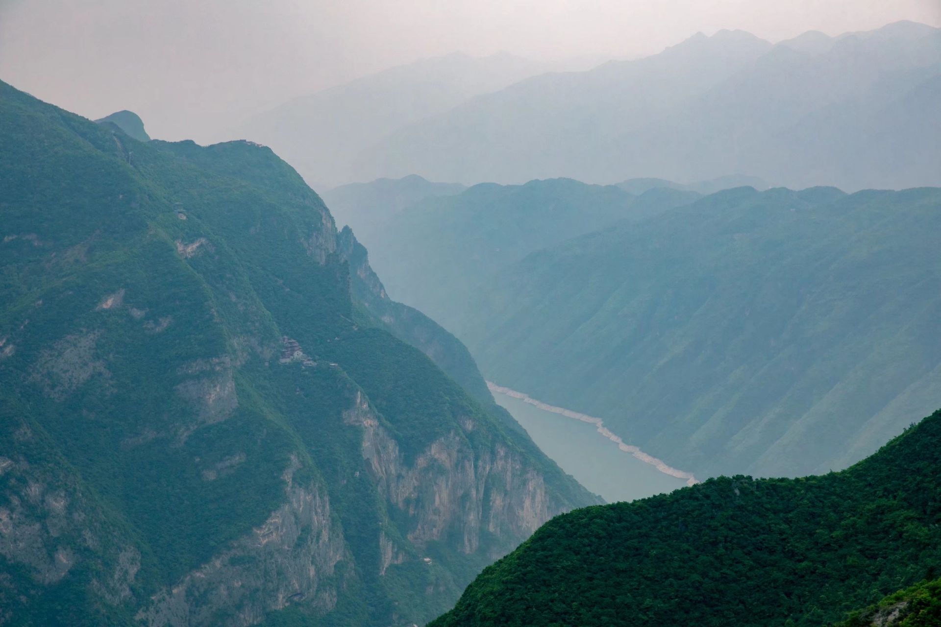 三峡云巅神女天路景区