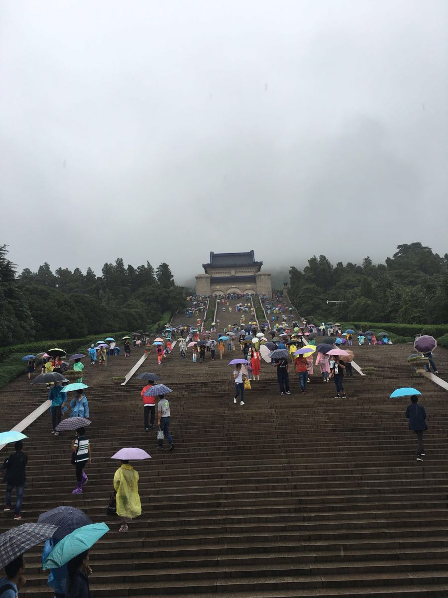 【携程攻略】南京中山陵景区景点,站在台阶上看 雄伟壮观 一定亲自爬