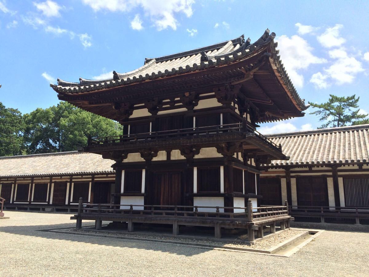 唐招提寺是日本著名的古寺院,位於日本奈良市西京五条街,由中国唐朝