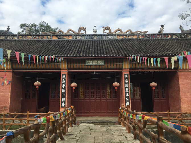 地址:凭祥市连城路 门票:白玉洞门票60元,武圣宫免费