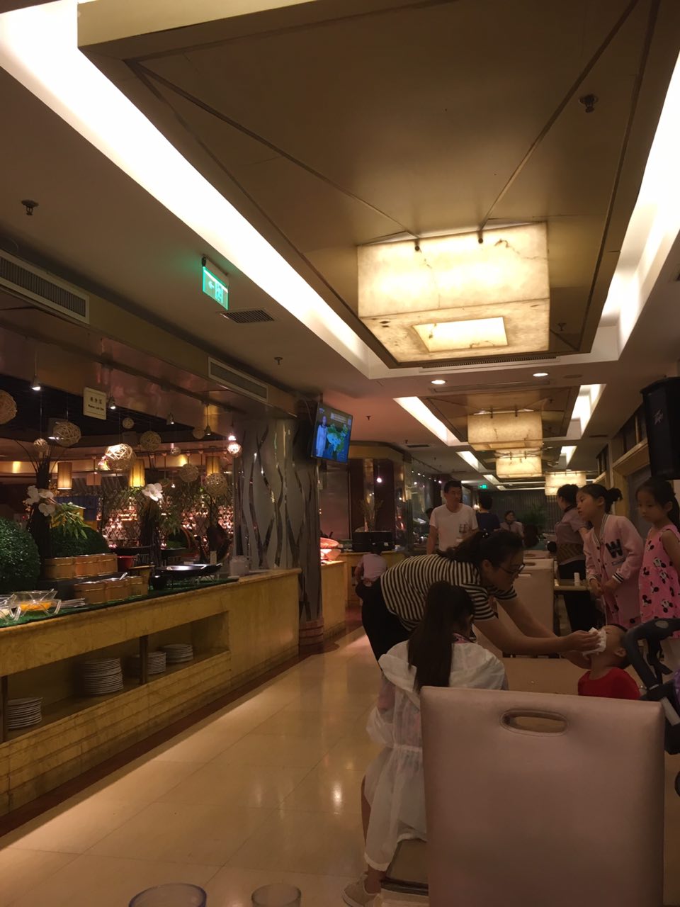 上善坊美食百汇自助餐厅(泉城店)