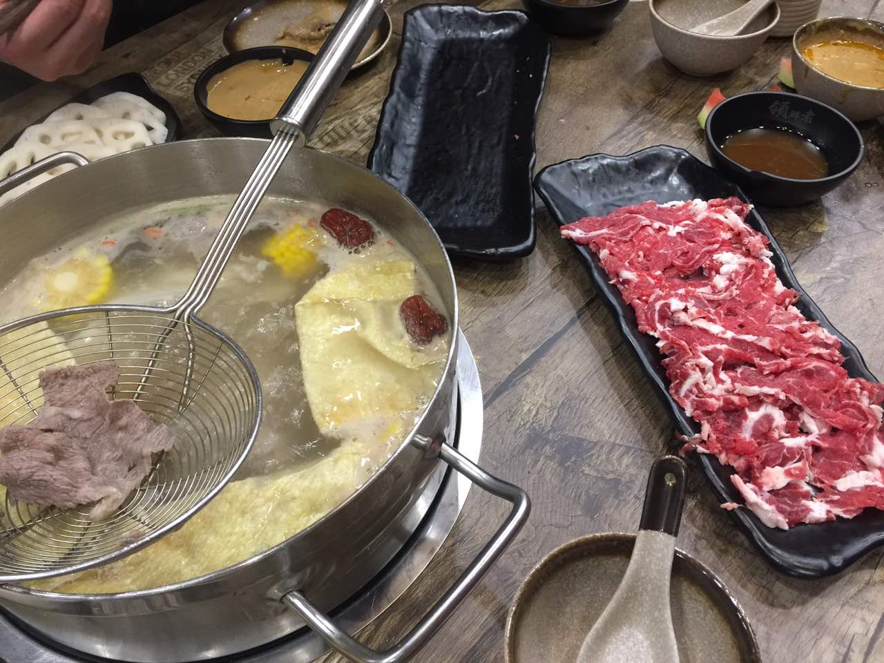 领鲜者豆捞坊潮汕牛肉火锅(宝龙店)