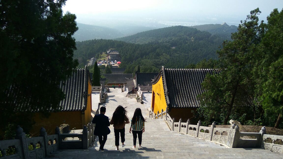 寿县境内的八公山风景区真是没什么可看的,自然景观几乎没有,只有几处