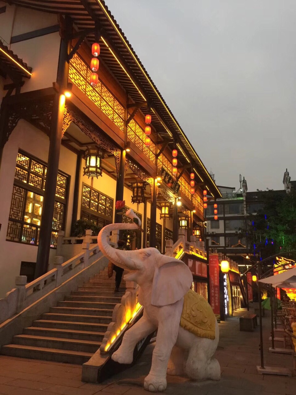 峨眉山峨眉象城好玩吗,峨眉山峨眉象城景点怎么样