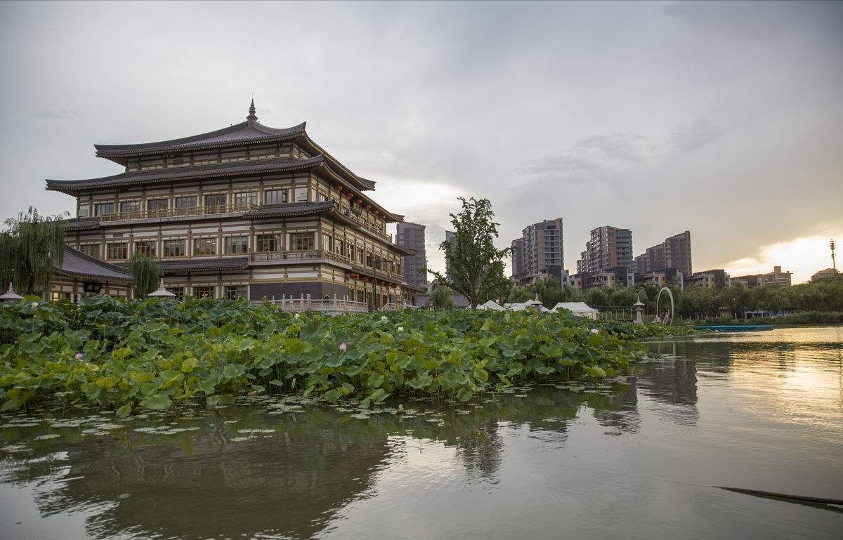 曲江流饮,汉武泉,宜春苑,凤凰池等历史文化景观,再现曲江地区"青林