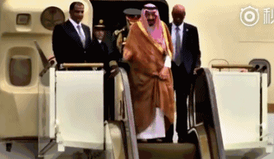 老司机快上车!这个国家的女人,终于被允许开车了