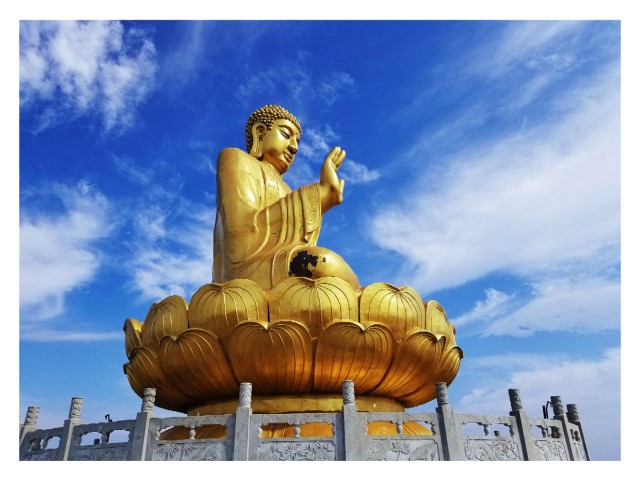 凤翔灵山大佛
灵山古名九顶莲花山,以秦穆公狩猎于此见灵鹫鸟而