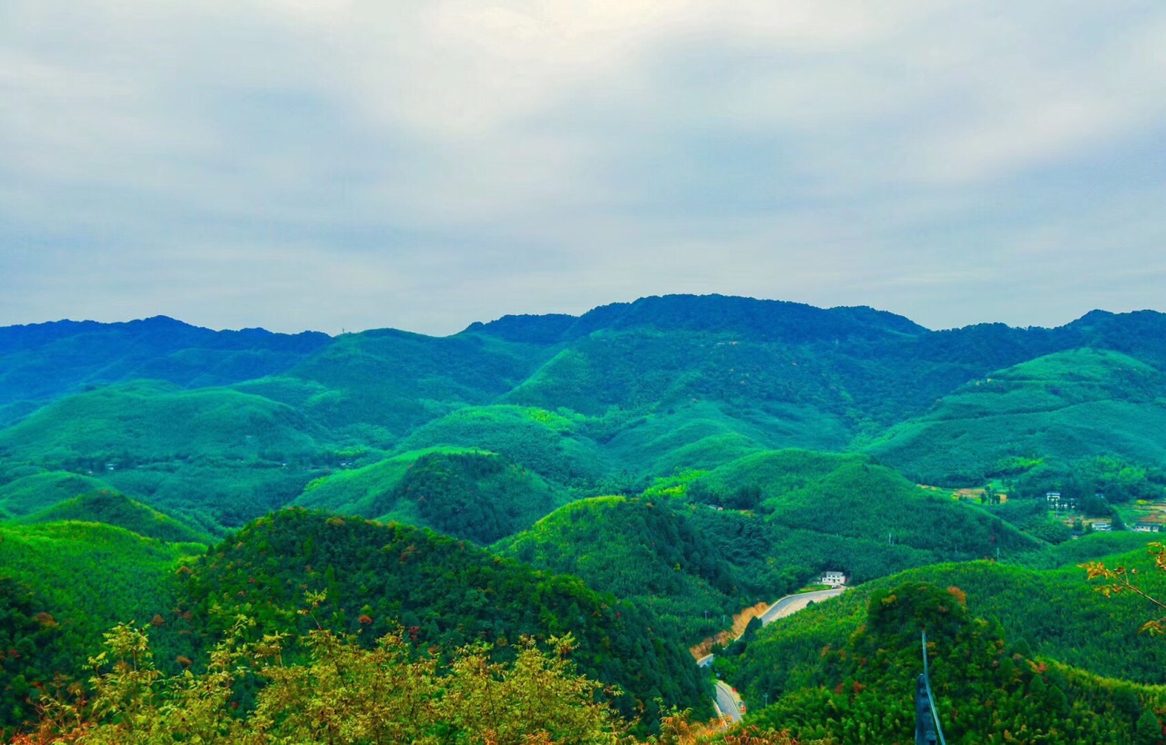 【携程攻略】梁平区百里竹海观音洞景点,绵延于川渝交接地带的明月山