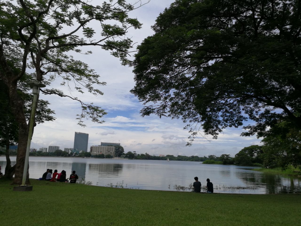 茵雅湖
