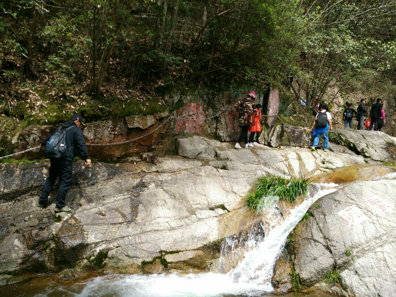 【携程攻略】池州百丈崖景点,景区自然风景漂亮,有,一