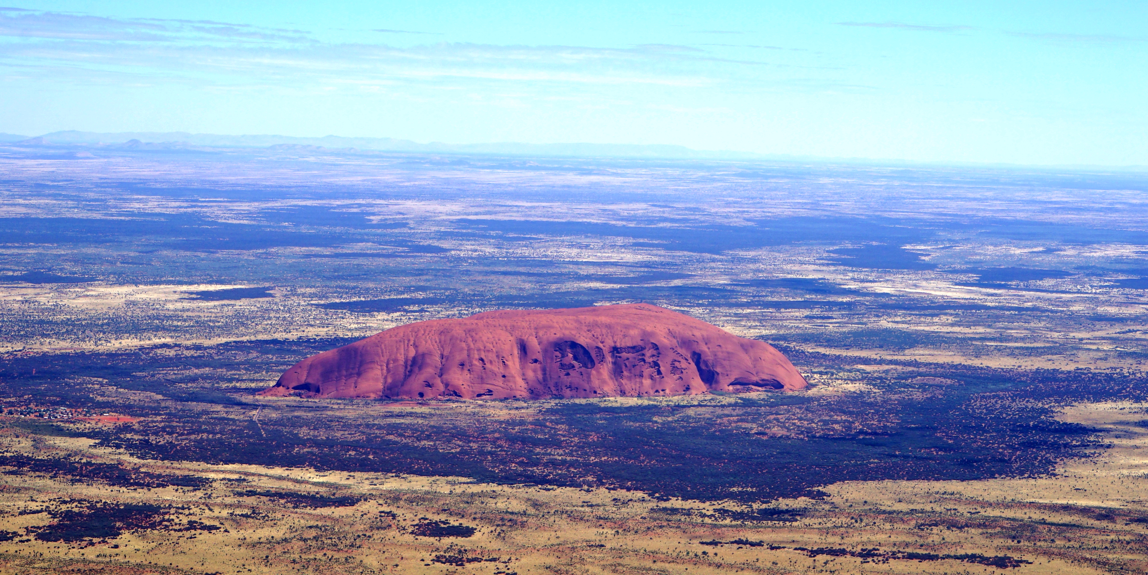 3,澳洲旅游景点 红色巨岩 艾尔斯岩石 ayers rock 艾尔斯岩是位于澳洲