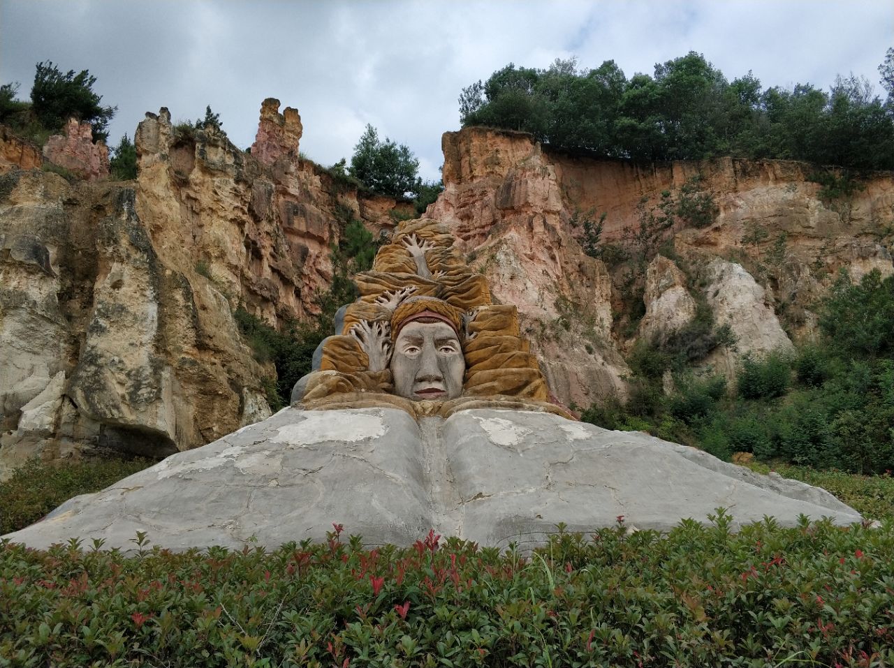 陆良陆良彩色沙林好玩吗,陆良陆良彩色沙林景点怎么样