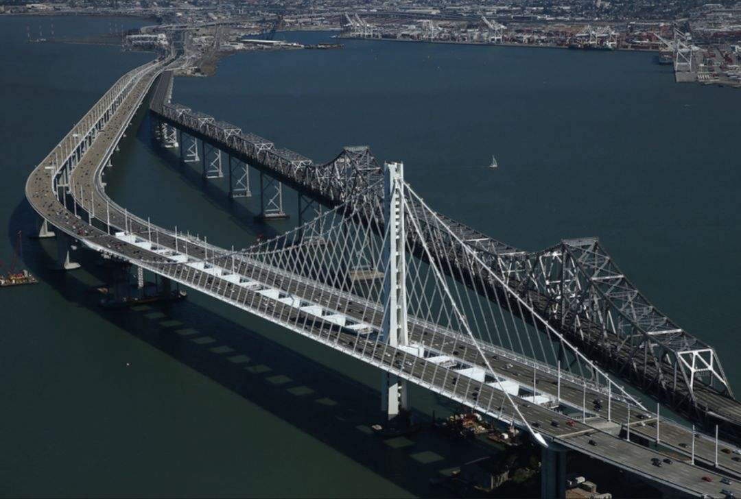 2020旧金山-奥克兰海湾大桥游玩攻略,大桥有一老一新