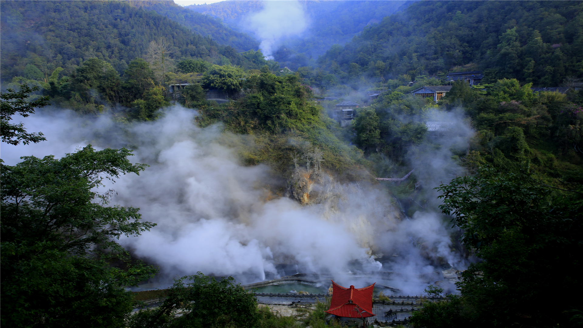 腾冲火山热海邀医护人员全年免费游,致敬最美逆行者!