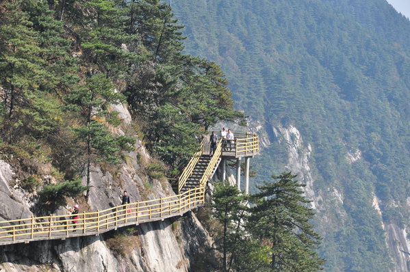 明月山