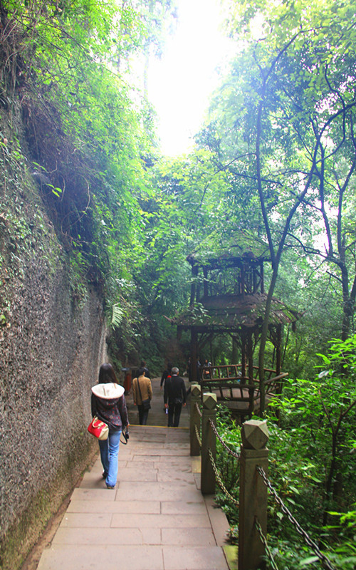 那一年---中华四大道教圣地【四川青城山游记】月城湖