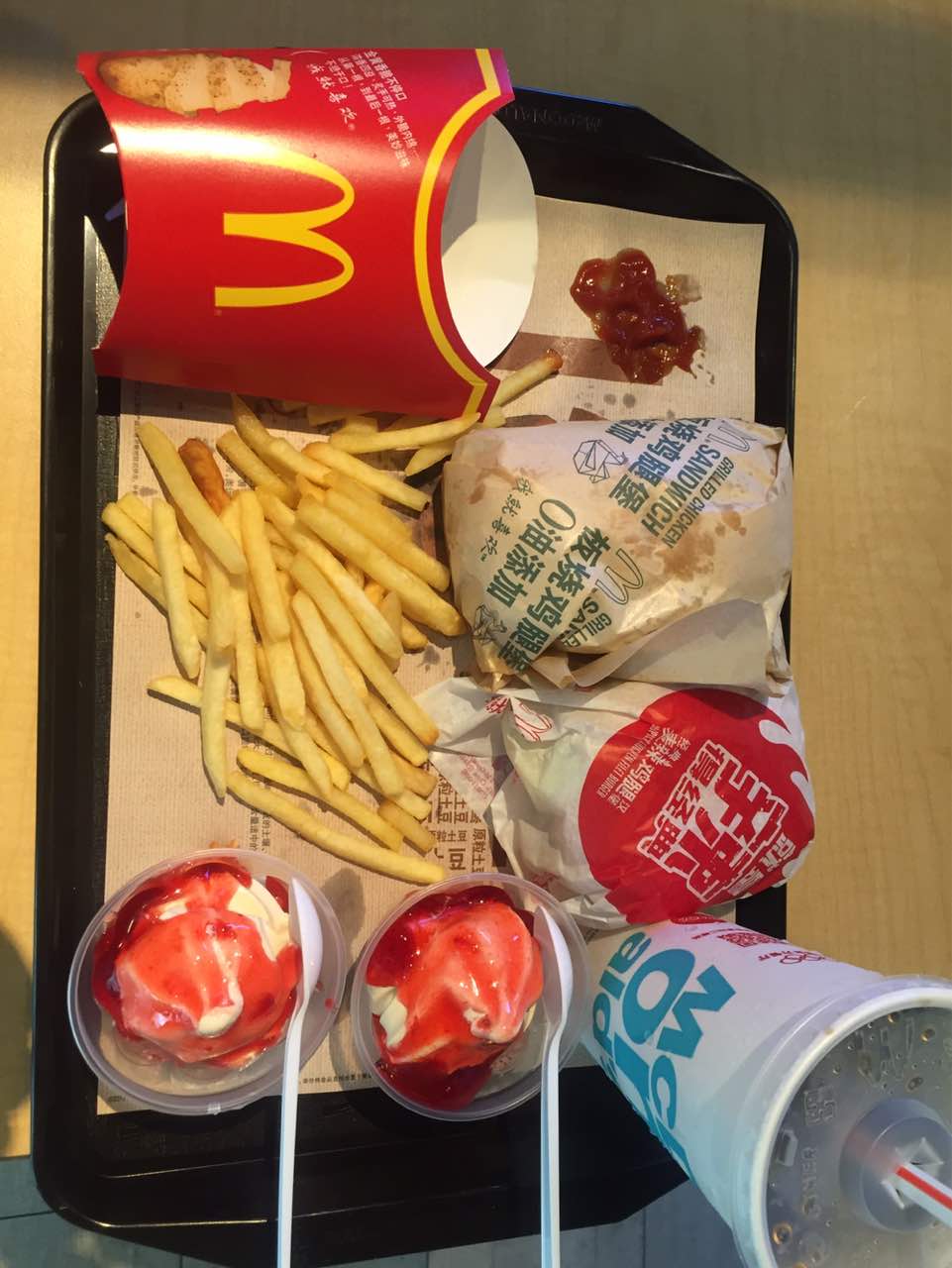 薯条薯饼了,脆脆的,麦辣鸡翅超香,麦当劳位置好找,实在找不到可以用