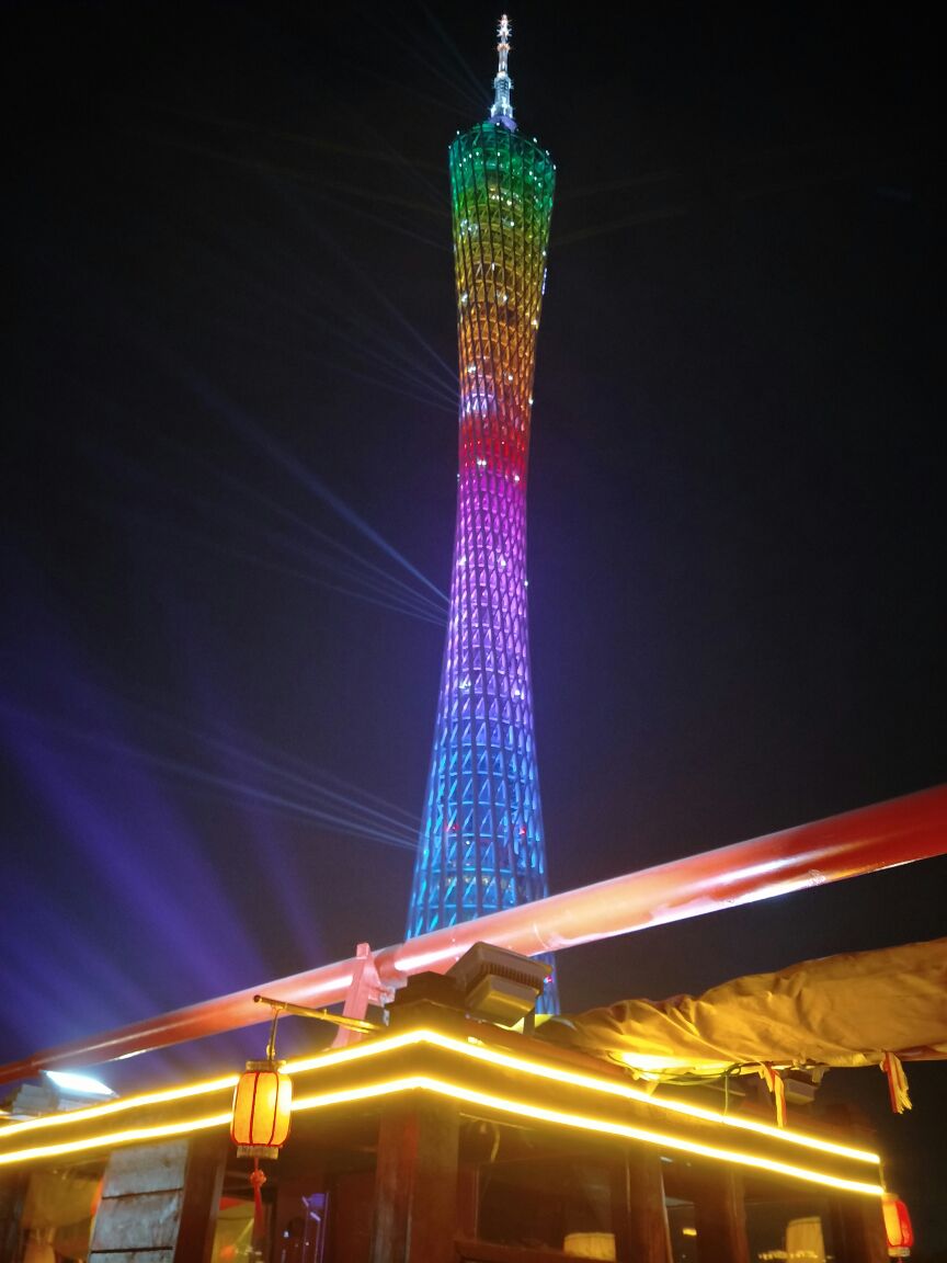 珠江夜游广州塔码头