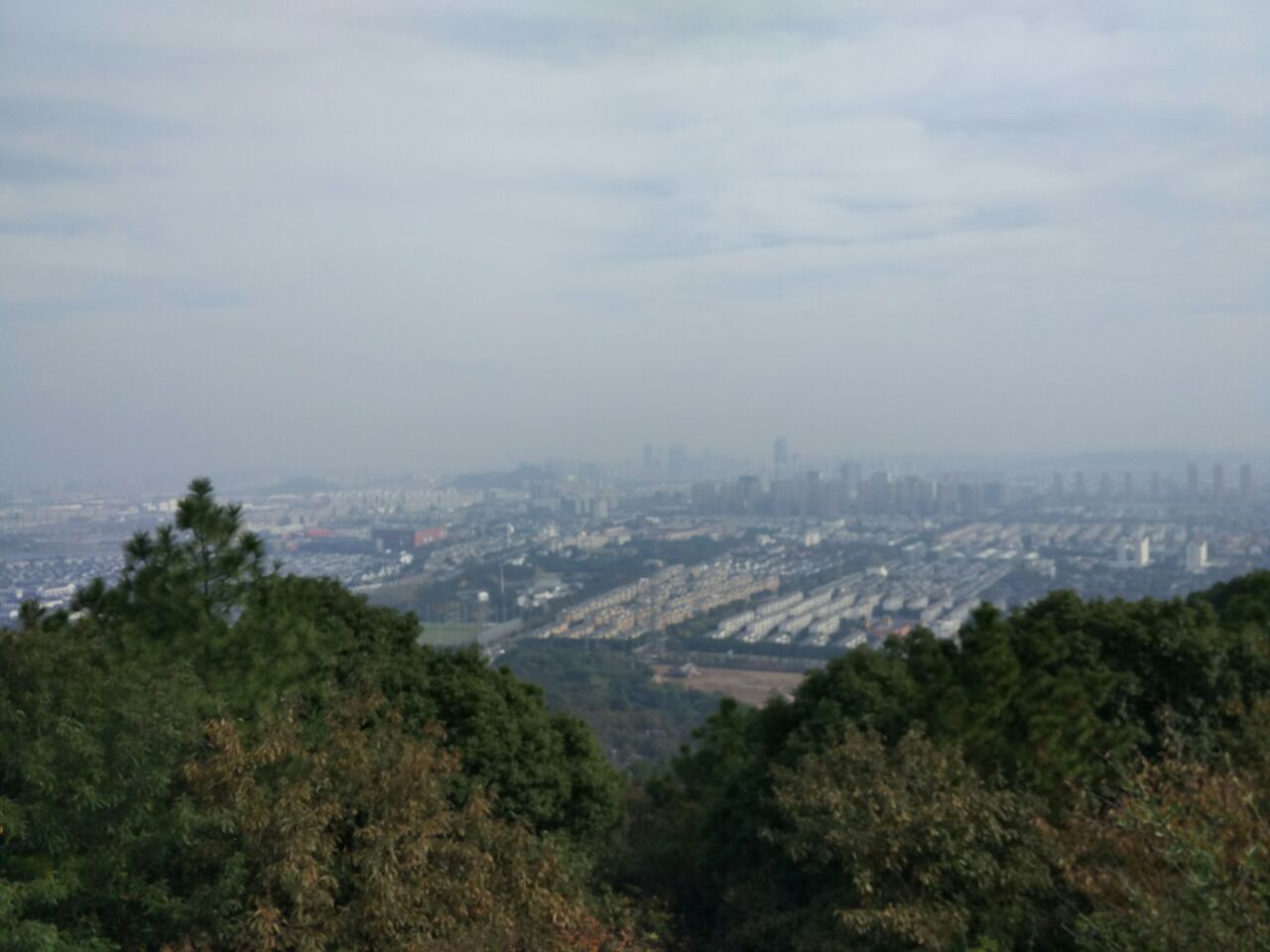 灵岩山