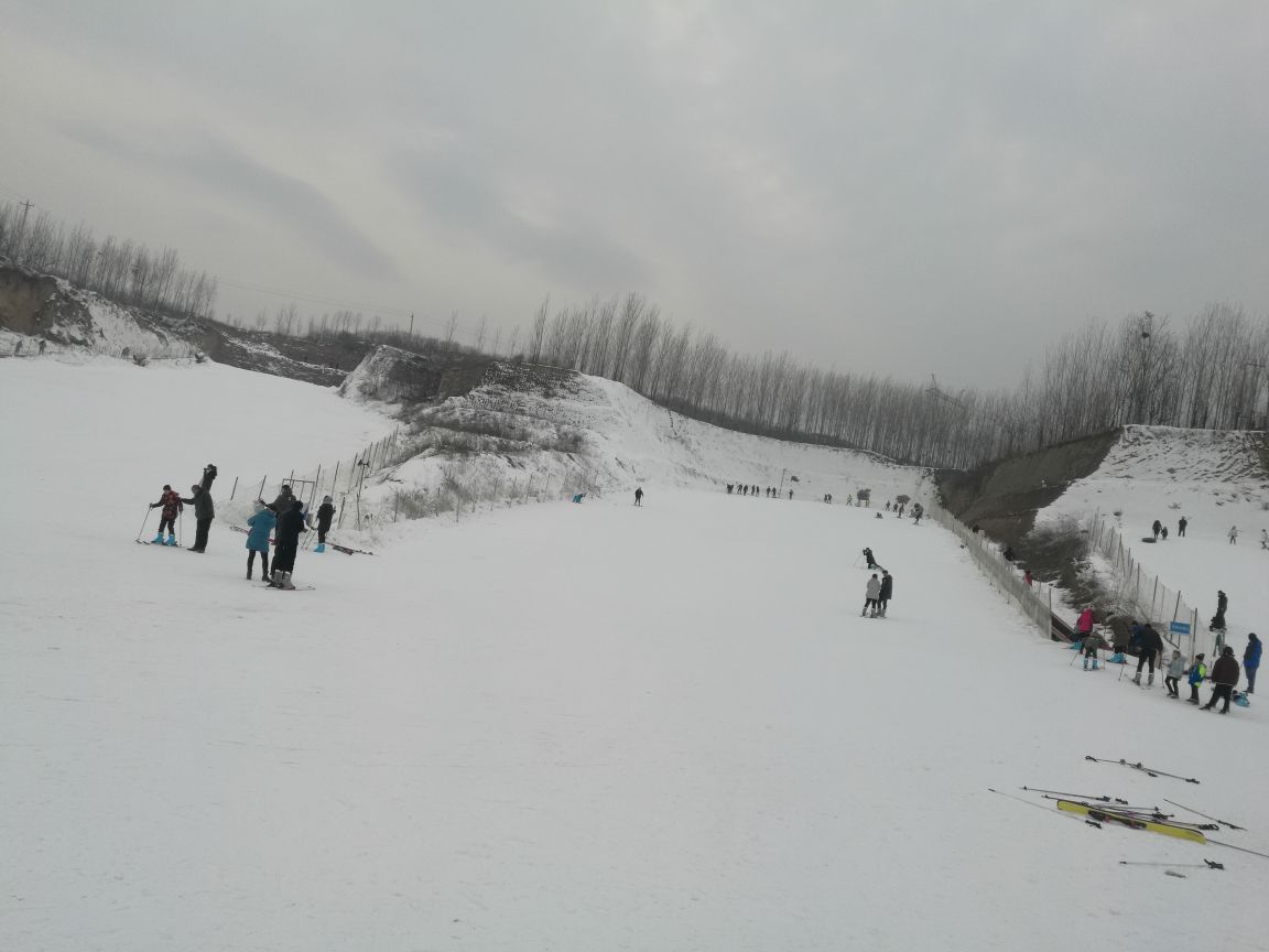 新郑龙泉国际滑雪场好玩吗,新郑龙泉国际滑雪场景点样