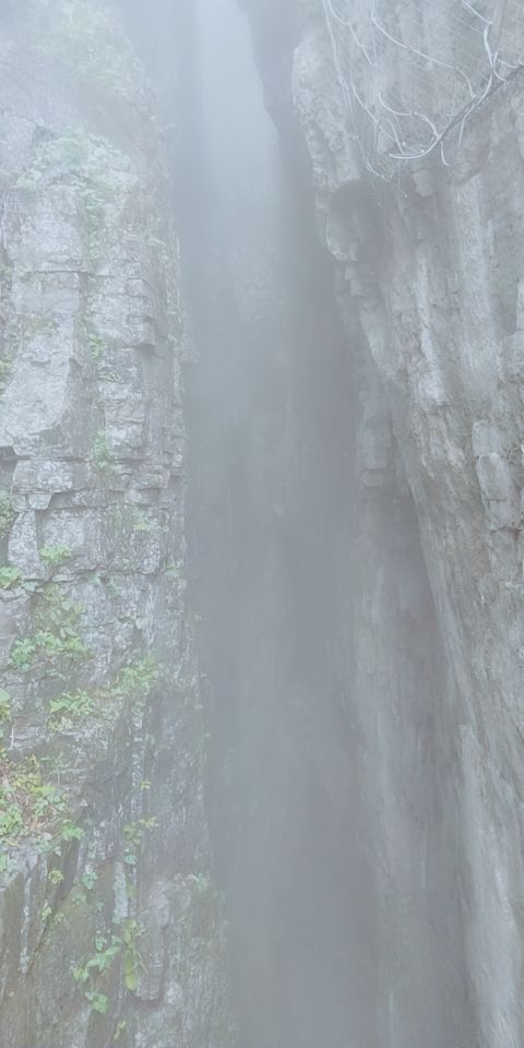 天门山玻璃栈道