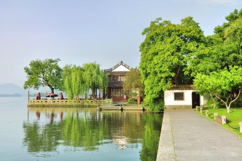 平湖秋月