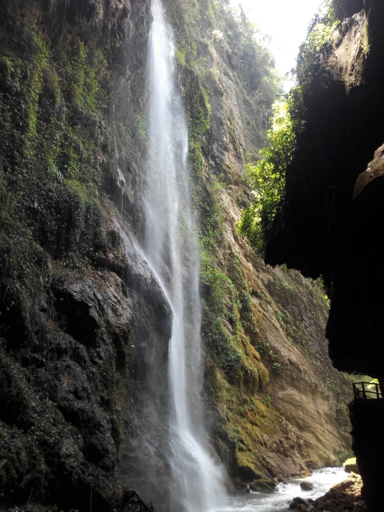 古龙山峡谷群