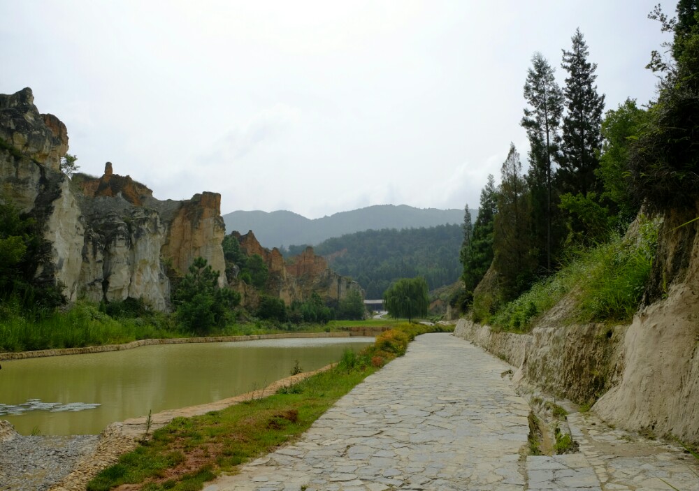 陆良彩色沙林旅游景点攻略图
