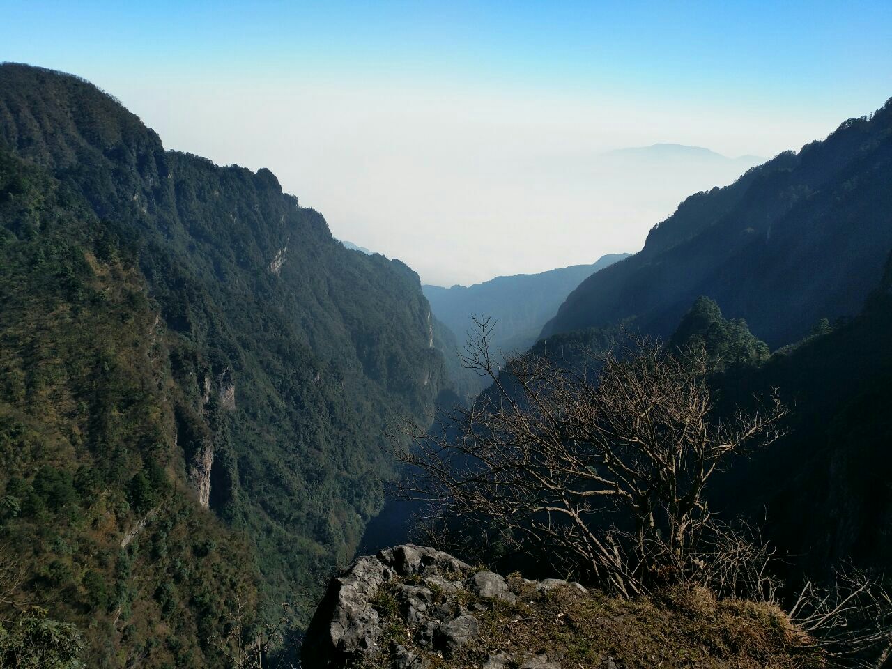 【携程攻略】峨眉山雷洞坪景点,雷洞坪这里挺漂亮的,离金顶也挺近的