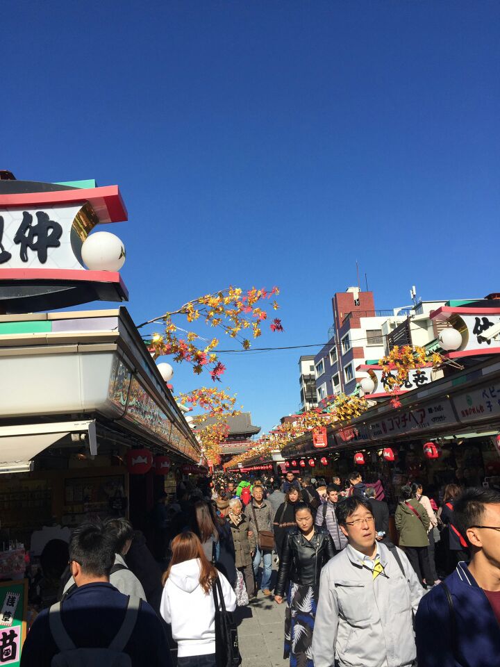 仲见世商店街