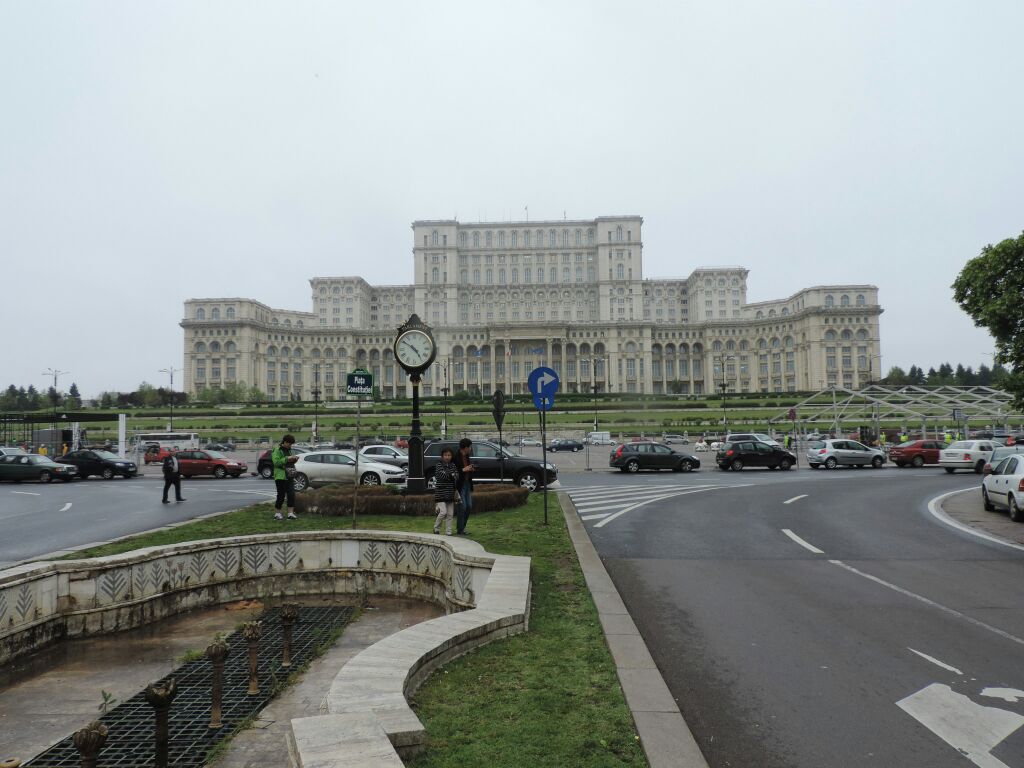 布加勒斯特议会宫