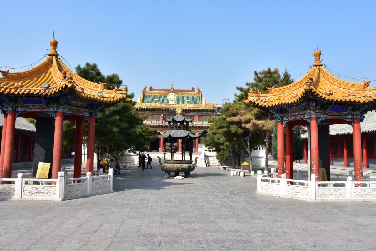 【携程攻略】呼和浩特席力图召好玩吗,呼和浩特景点样