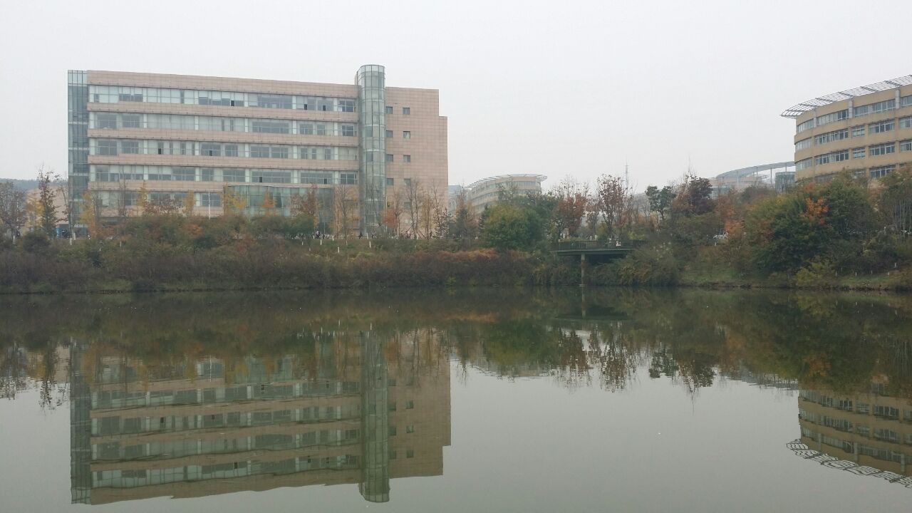 大连外国语学院