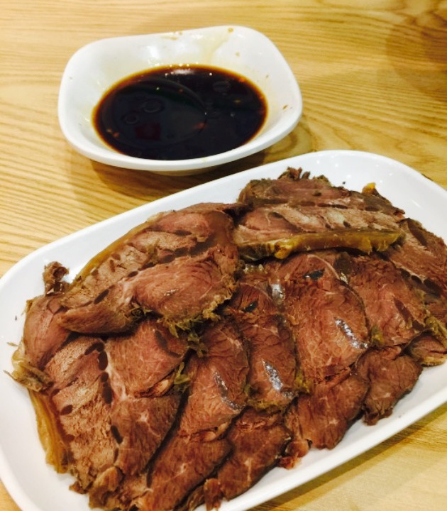 2021西安老味赵记腊汁肉夹馍美食餐厅,挺好吃的,老公肠胃不舒服想.