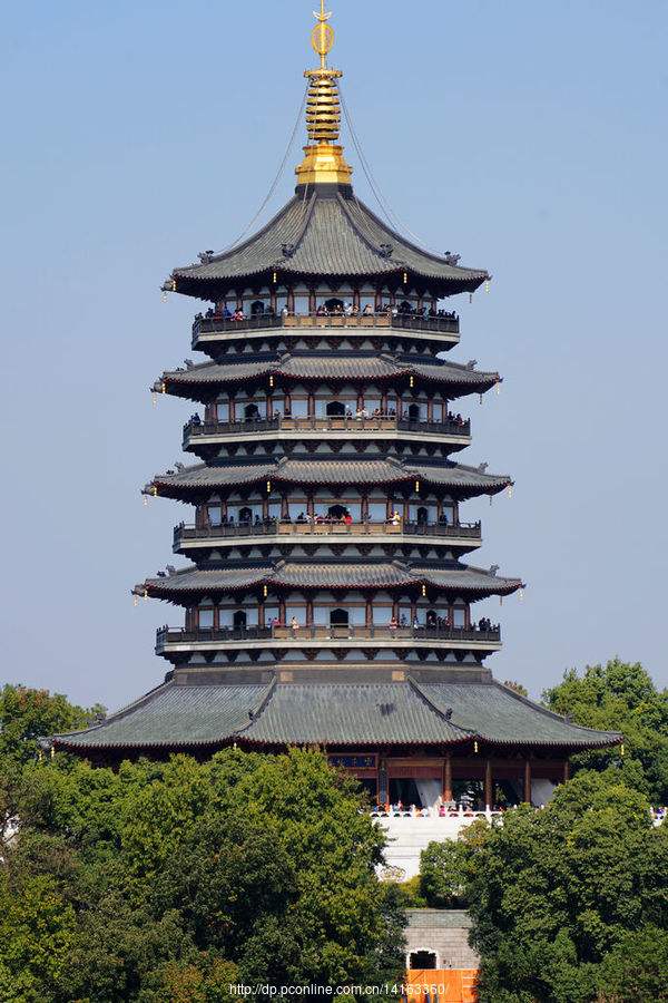 雷峰塔又名皇妃塔,西关砖塔,位于浙江省会杭州市西湖