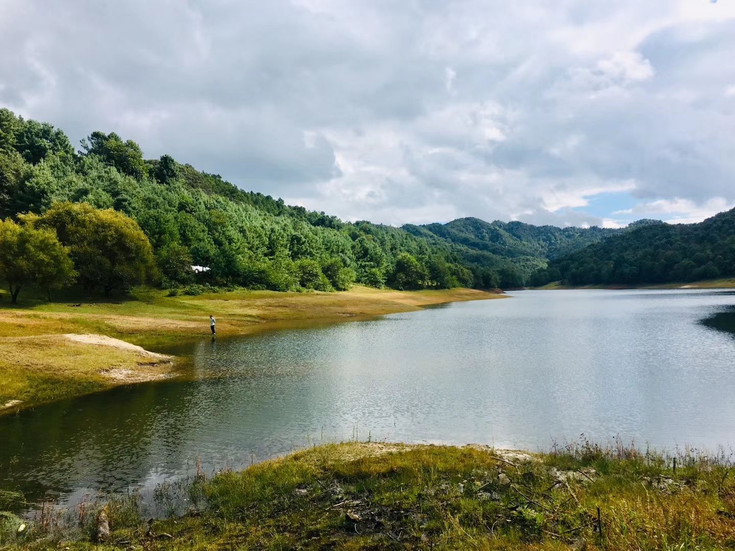 大龙潭水库位于哀牢山最北端的大理州南涧县宝华镇大龙潭村,1956年3