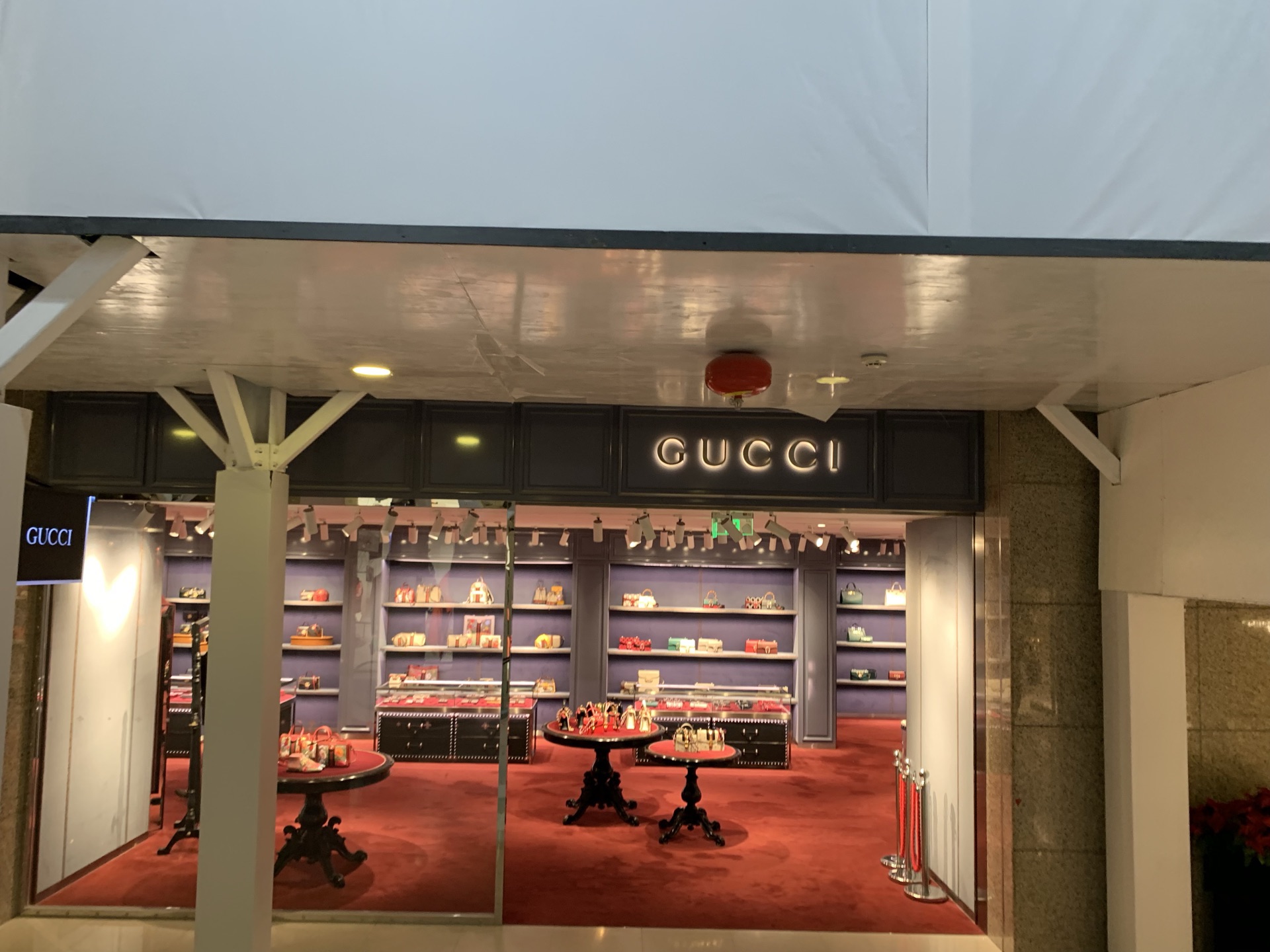 上海gucci(港汇店)怎么样/如何去,gucci(港汇店)购物好不好_点评_评价