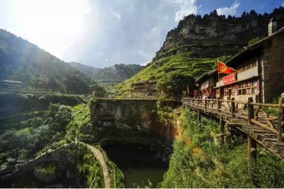 【携程攻略】宁武悬空村景点,芦芽山除了有美丽的风景,还有一个远离