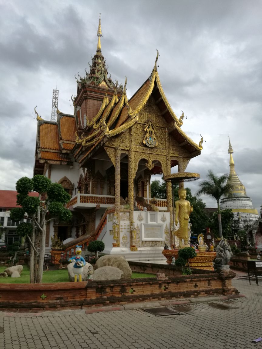 泰国特色的寺庙,景色很美,值得一去