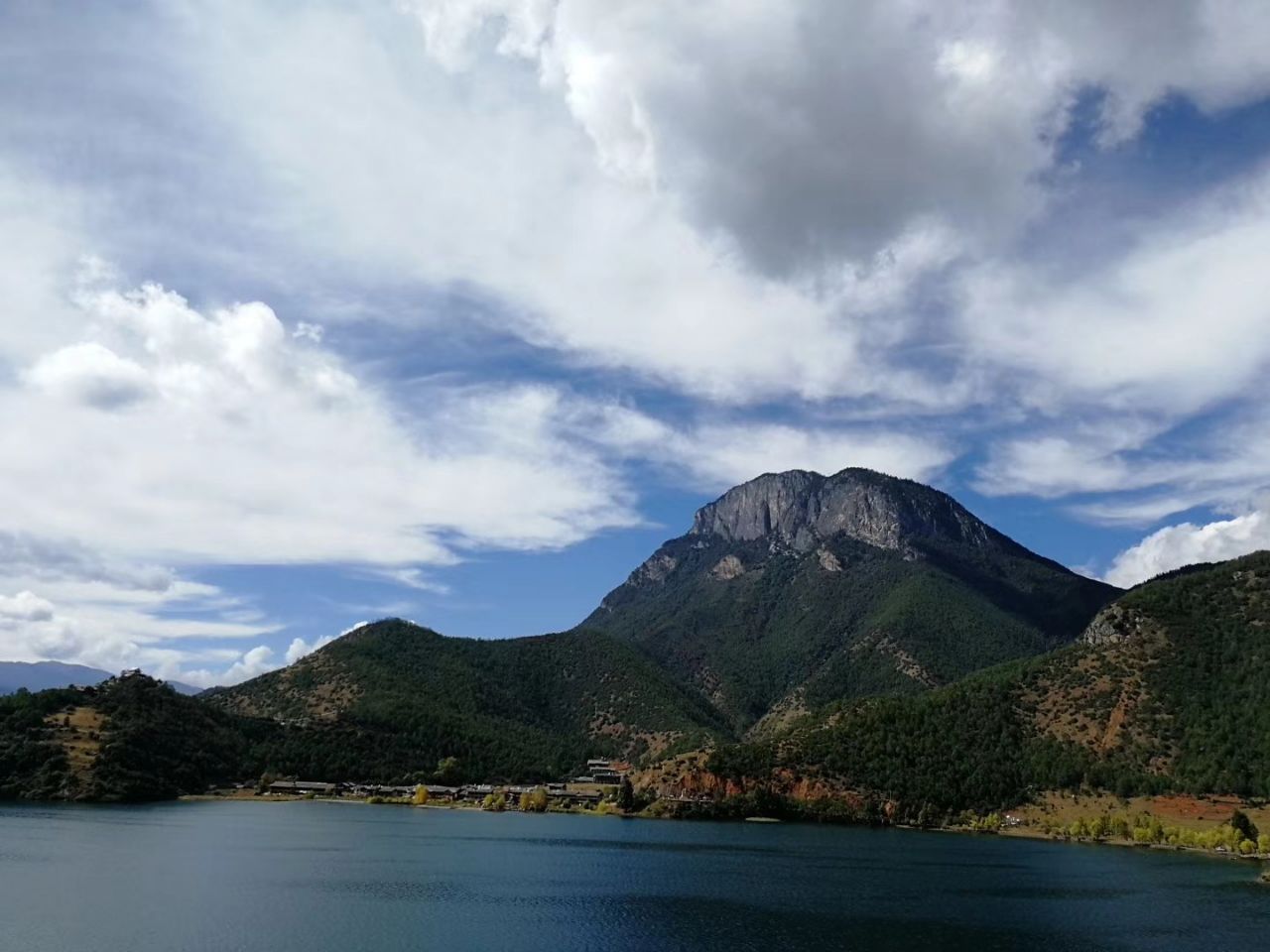 泸沽湖格姆女神山好玩吗,泸沽湖格姆女神山景点怎么样