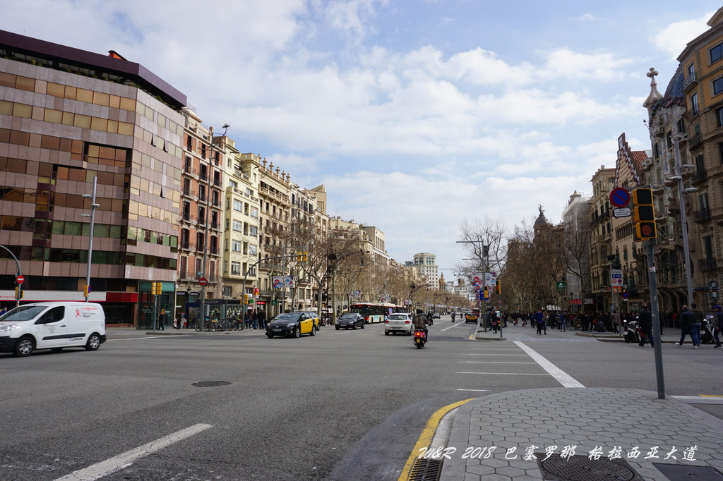 北到大格拉西亚街(carrer gran de gracia),有巴塞罗那"香榭丽舍大街"