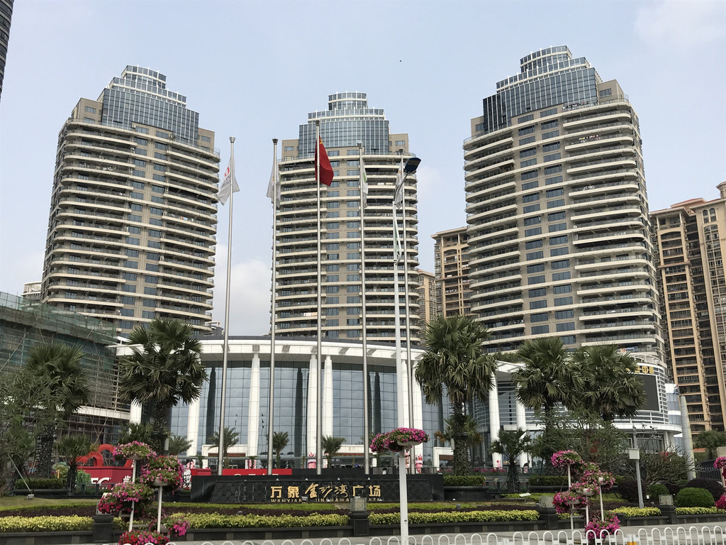 湛江--金沙湾广场