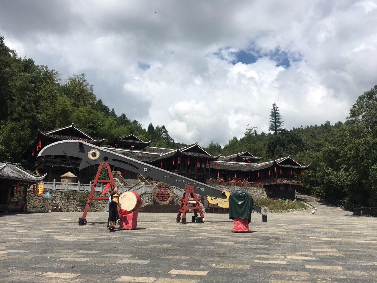 天坑寨子景区