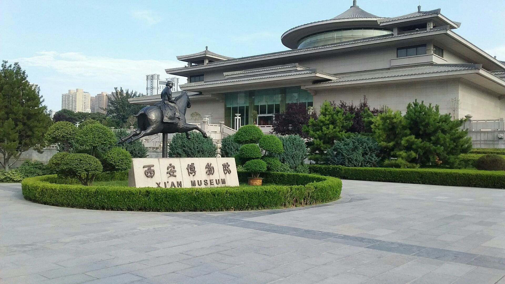 本以为西安有陕西历史博物馆,这里应该人会少一点,其实不然,这里同样